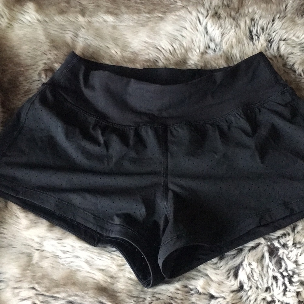 NWOT BRAND NEW LULULEMON BREATHABLE SHORTS